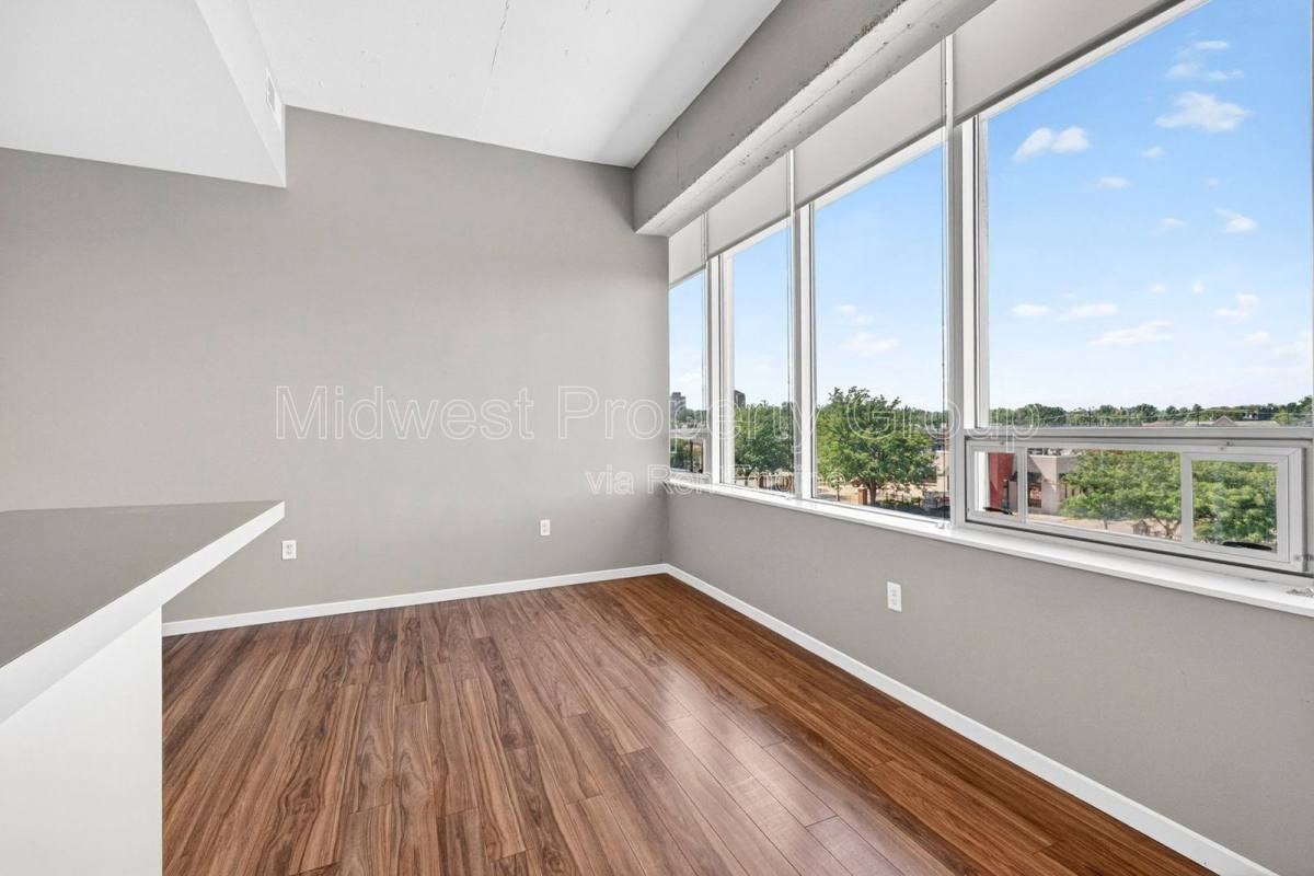 4100 Lindell Blvd #302 - Photo 6 of 10