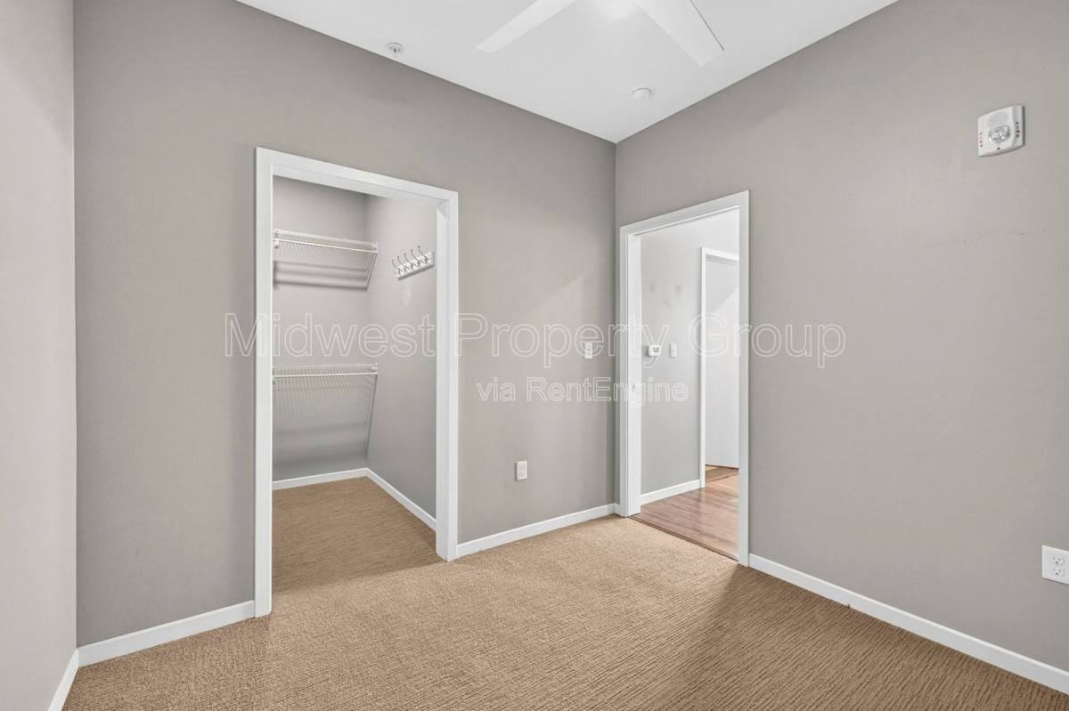 4100 Lindell Blvd #302 - Photo 7 of 10