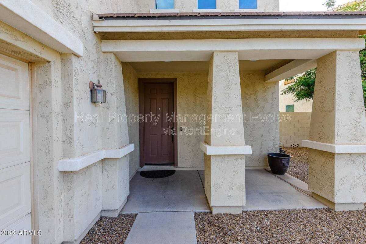 1544 E Hummingbird Way - Photo 3 of 10