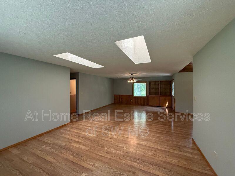 157 Blackbird Dr - Photo 2 of 14