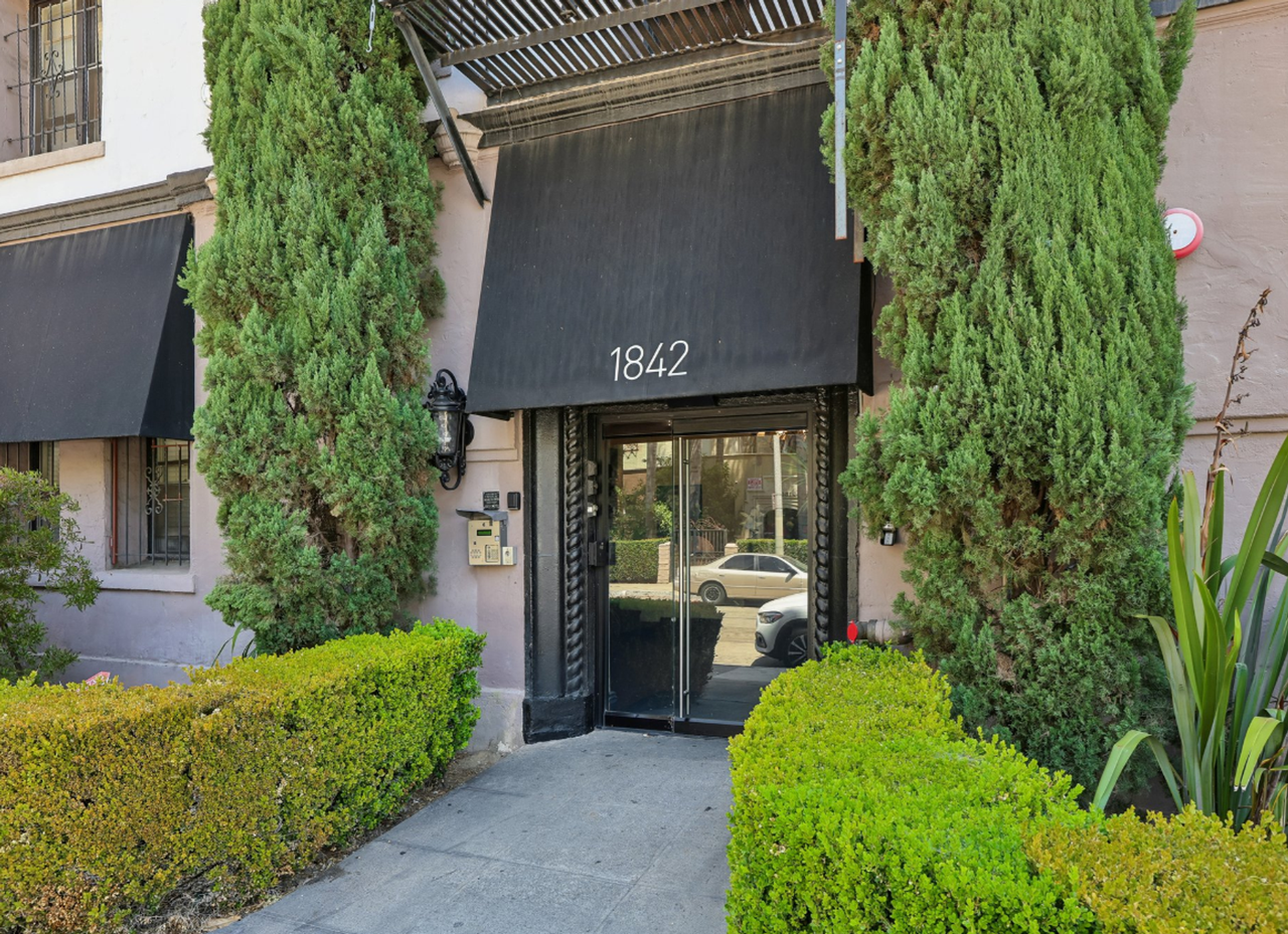 Cherokee Apts... Spacious Apartments in the Heart of Hollywood! CALL NOW! - Photo 2 of 14