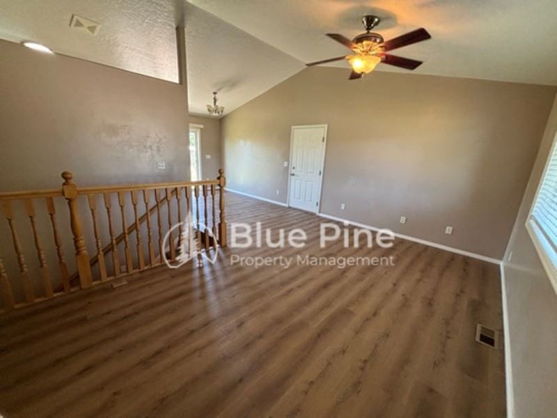3904 E Lorna Ave - Photo 4 of 28