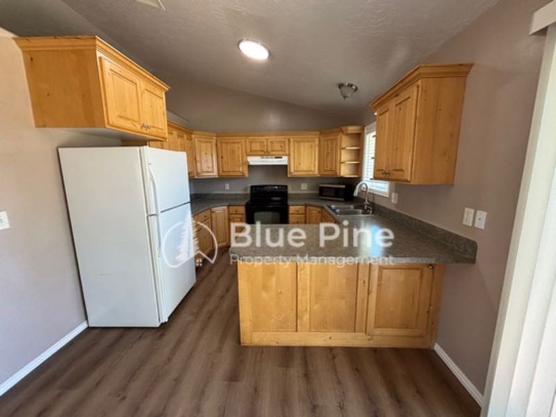 3904 E Lorna Ave - Photo 7 of 28