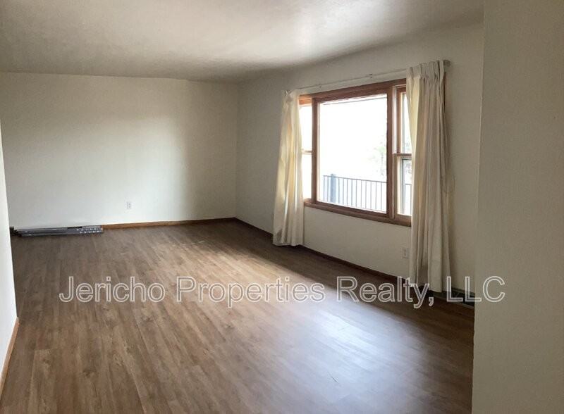 7985 Lowell Blvd - Photo 2 of 7