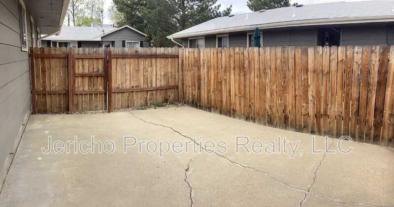 7985 Lowell Blvd - Photo 7 of 7