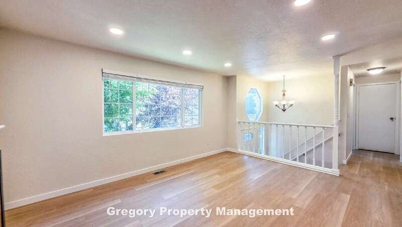 622 204th St Se - Photo 4 of 40
