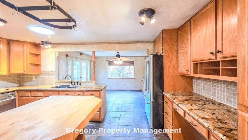622 204th St Se - Photo 7 of 40