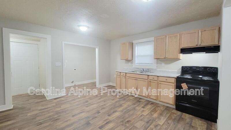 419 Pine St - Photo 3 of 17