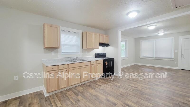 419 Pine St - Photo 4 of 17