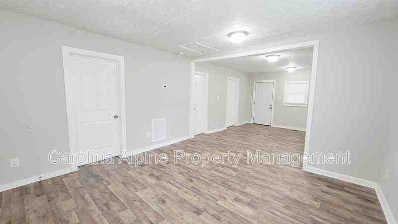417 Pine St - Photo 6 of 17