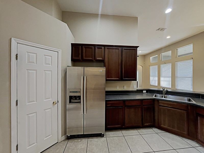 3465 Bromfield Dr - Photo 5 of 21