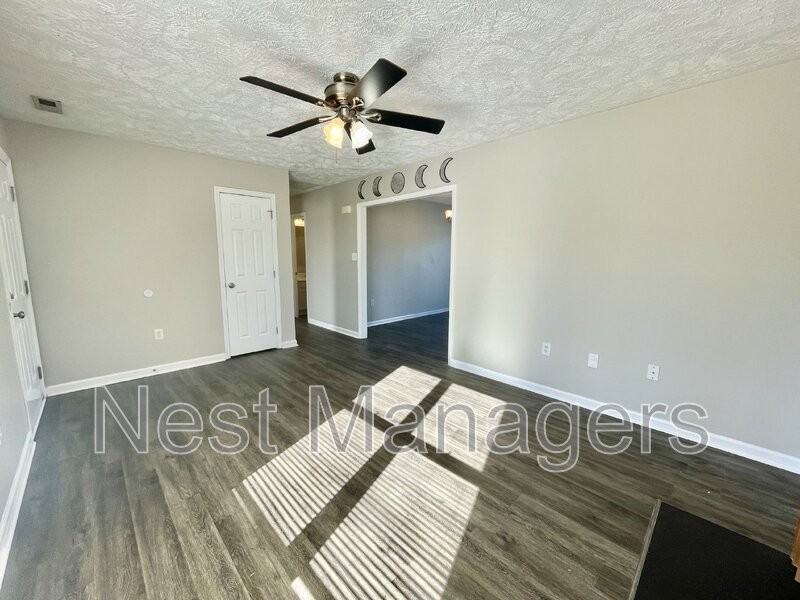 184 Brandywood Ct - Photo 3 of 20