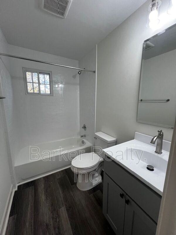 555 E Edenton St - Photo 7 of 46