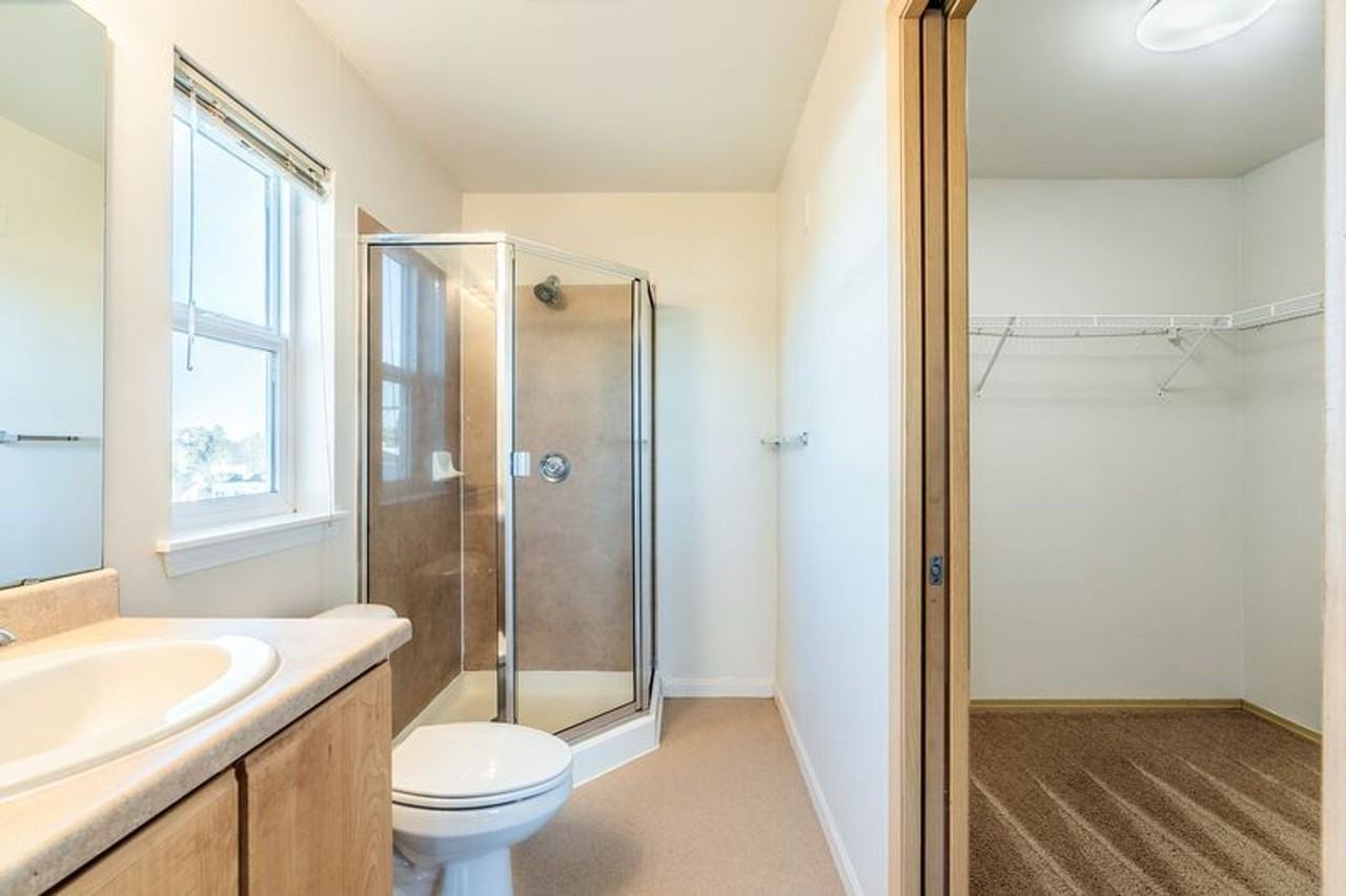 Oak View Apartments - Photo 3 of 32
