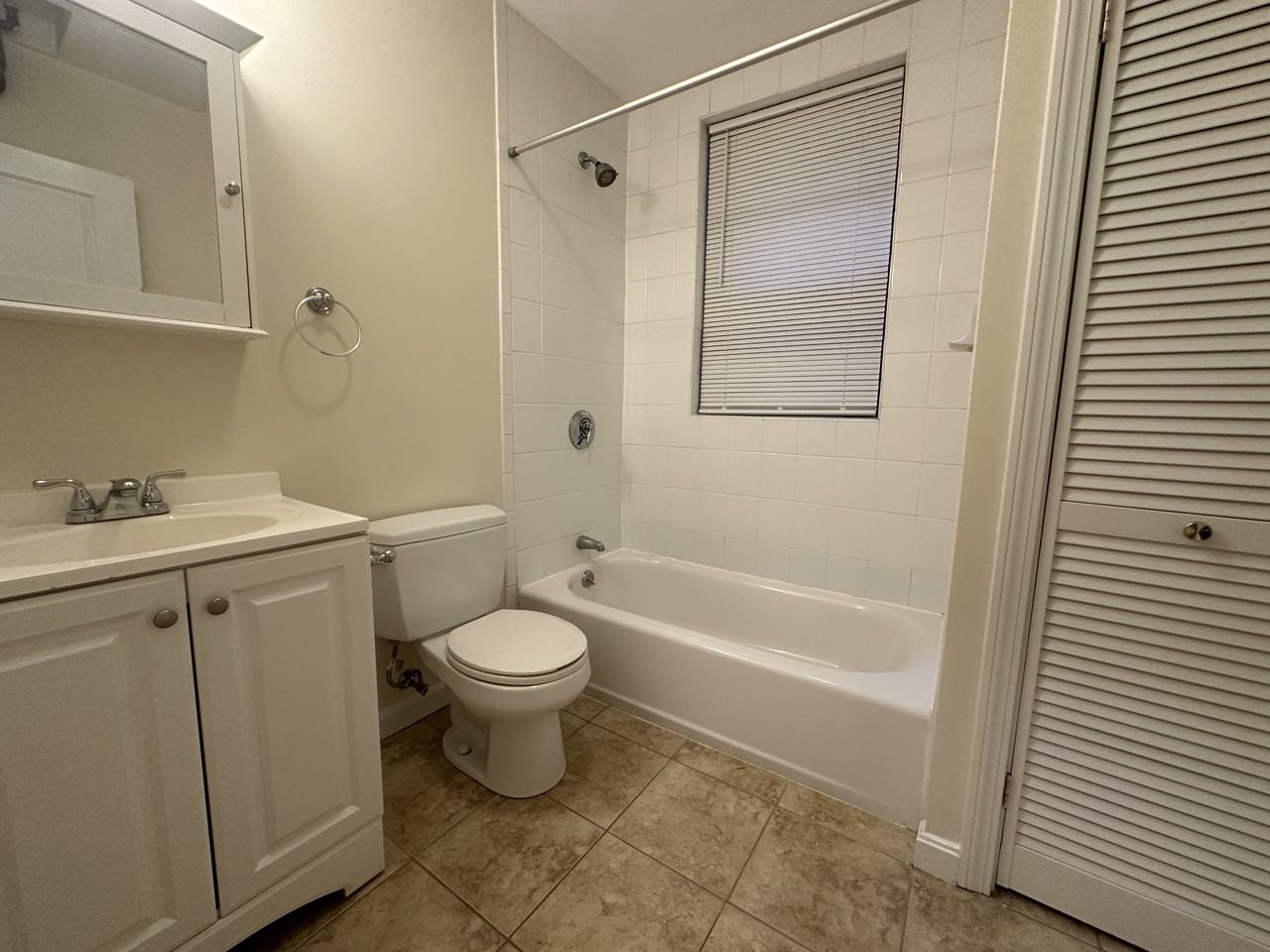 25 Peterborough St #9 - Photo 7 of 9