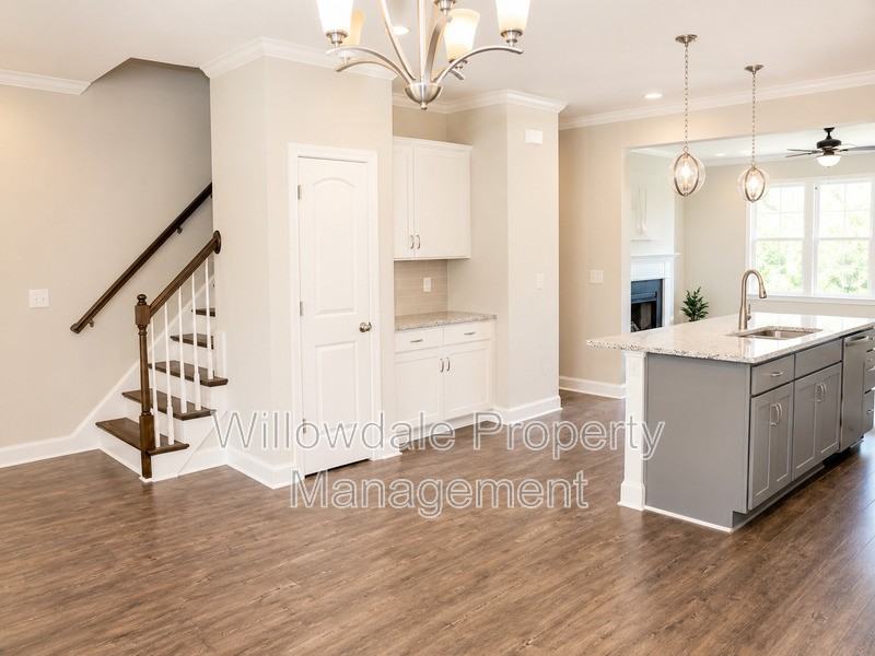 904 Laurel Gate Dr - Photo 5 of 18