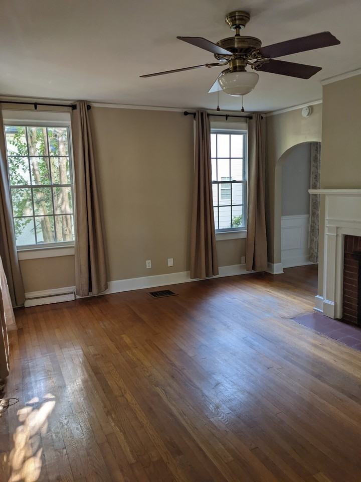 209 E Faris Rd - Photo 5 of 50