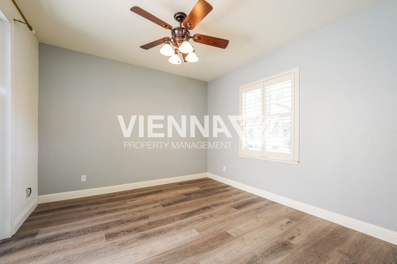 48 Villa Gardens Ct - Photo 2 of 20