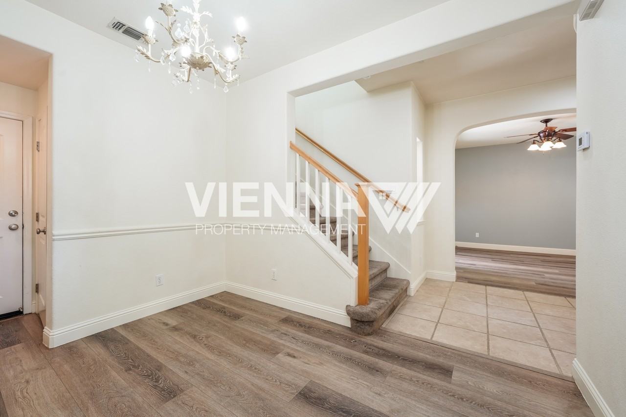 48 Villa Gardens Ct - Photo 5 of 20