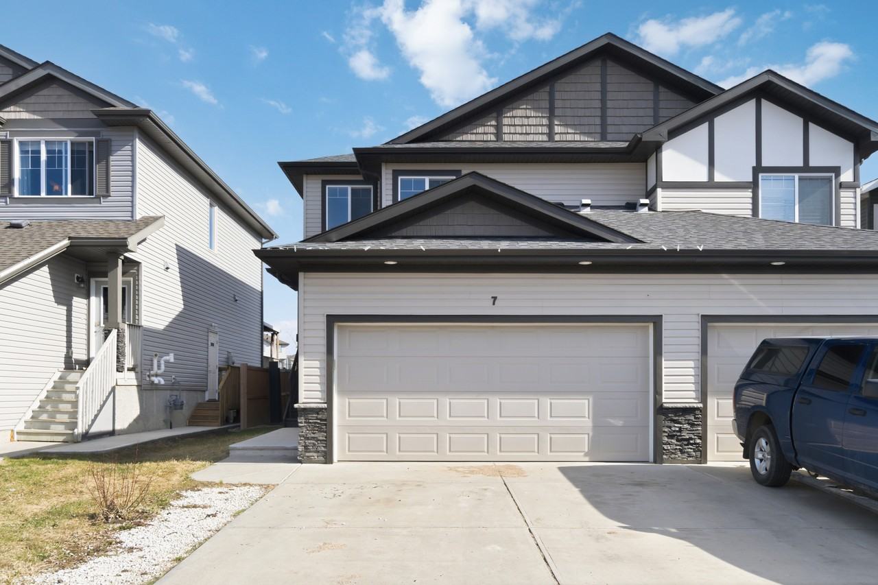 7 Mclean Bend - Photo 2 of 40