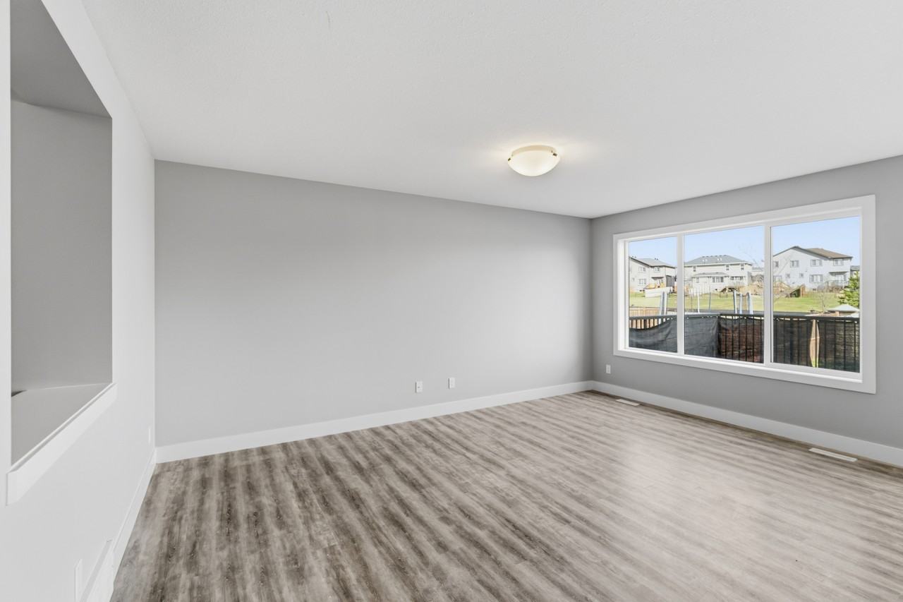 7 Mclean Crt - Photo 7 of 39
