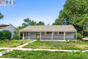 featured image of 3201 S Holly St