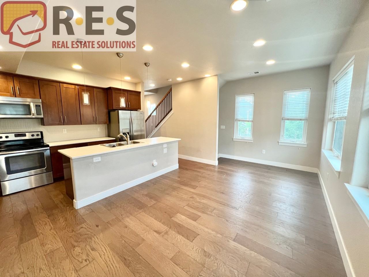 2945 Lawrence St - Photo 2 of 12