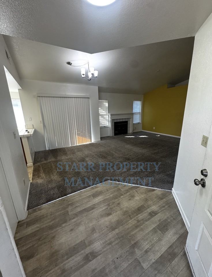 9421 Soaring Oaks Dr - Photo 2 of 16