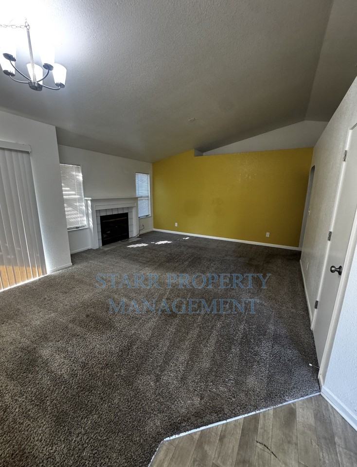 9421 Soaring Oaks Dr - Photo 3 of 16