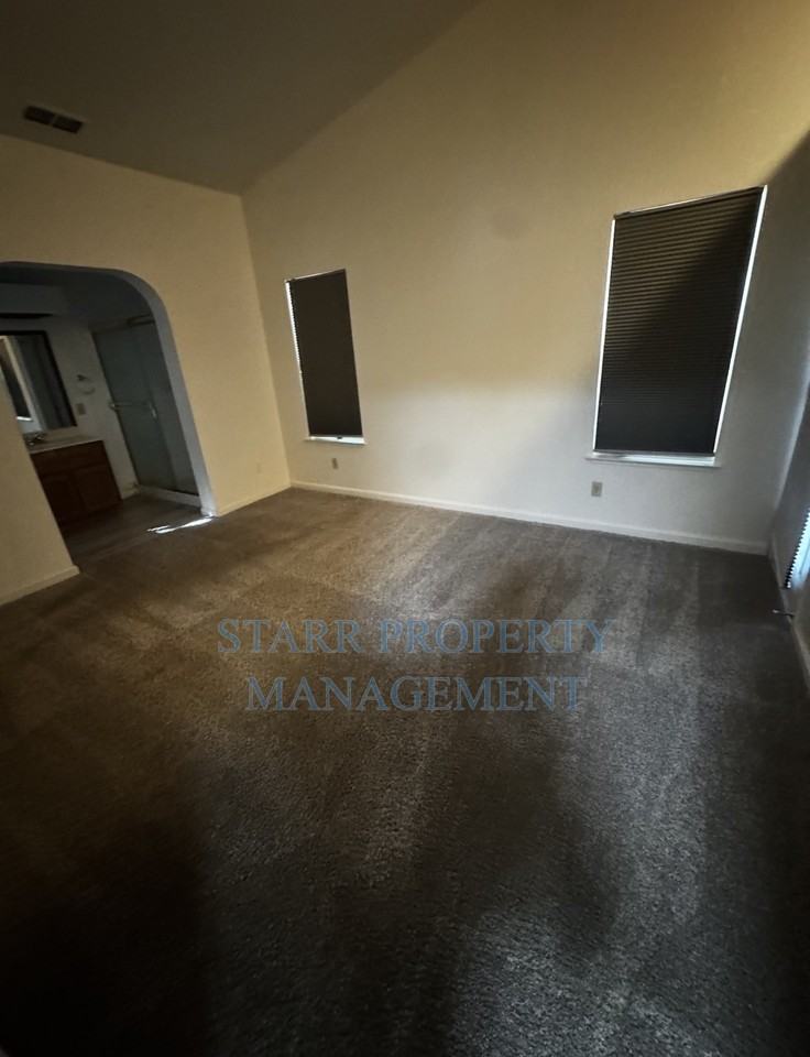 9421 Soaring Oaks Dr - Photo 6 of 16