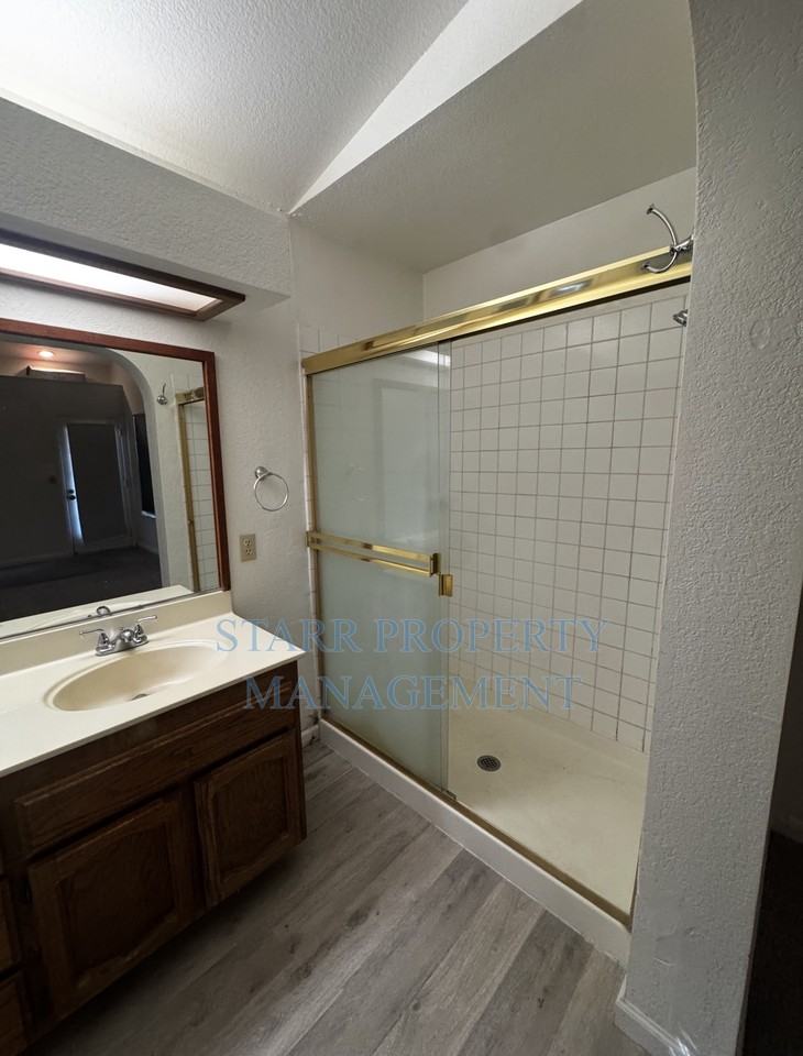 9421 Soaring Oaks Dr - Photo 7 of 16