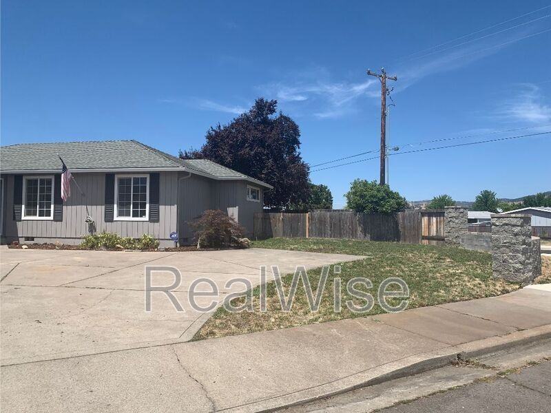 210 Sweetbriar Dr - Photo 2 of 34