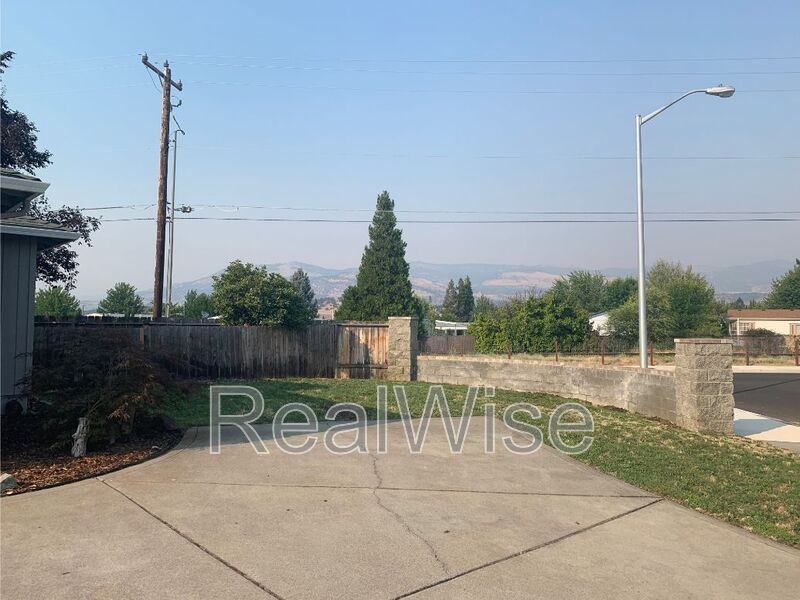 210 Sweetbriar Dr - Photo 4 of 34