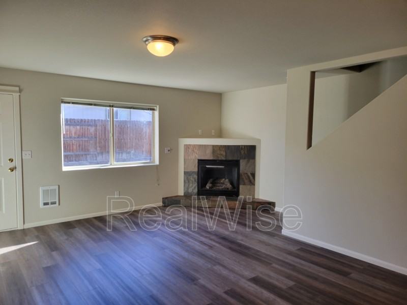 2446 Sw 23rd St - Photo 3 of 15