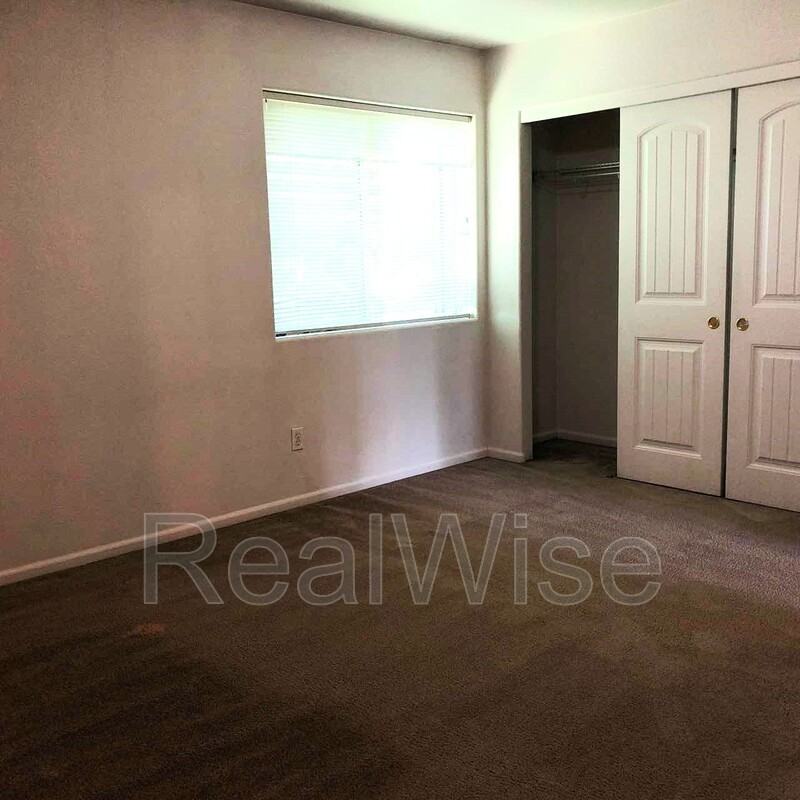 2446 Sw 23rd St - Photo 7 of 15