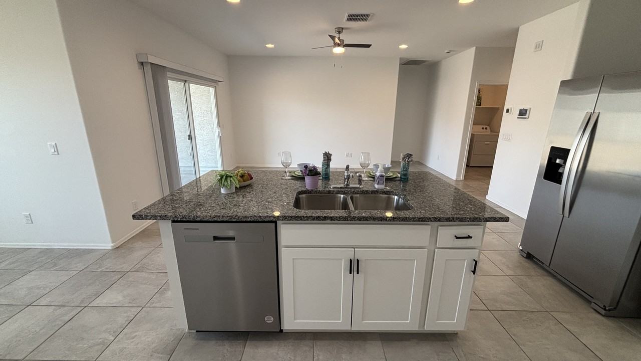 1136 W Sand Canyon Ct - Photo 7 of 27
