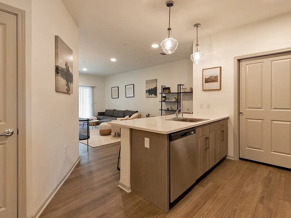 1 Trinity Ct - Photo 5 of 11