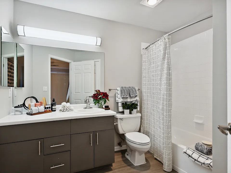 100 Morgan St - Photo 2 of 11