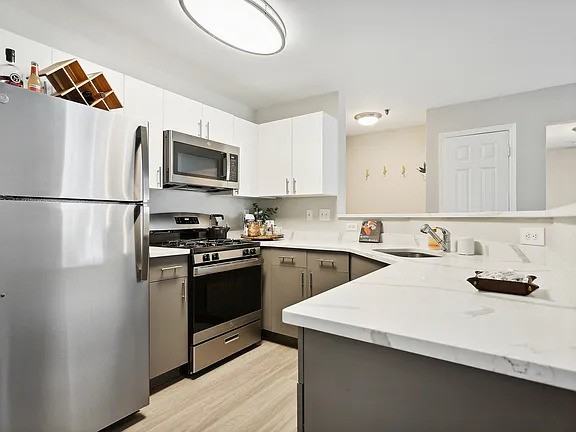 100 Morgan St - Photo 6 of 11