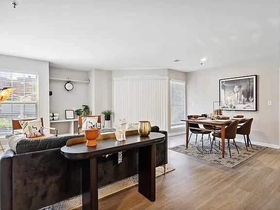100 Morgan St - Photo 7 of 11
