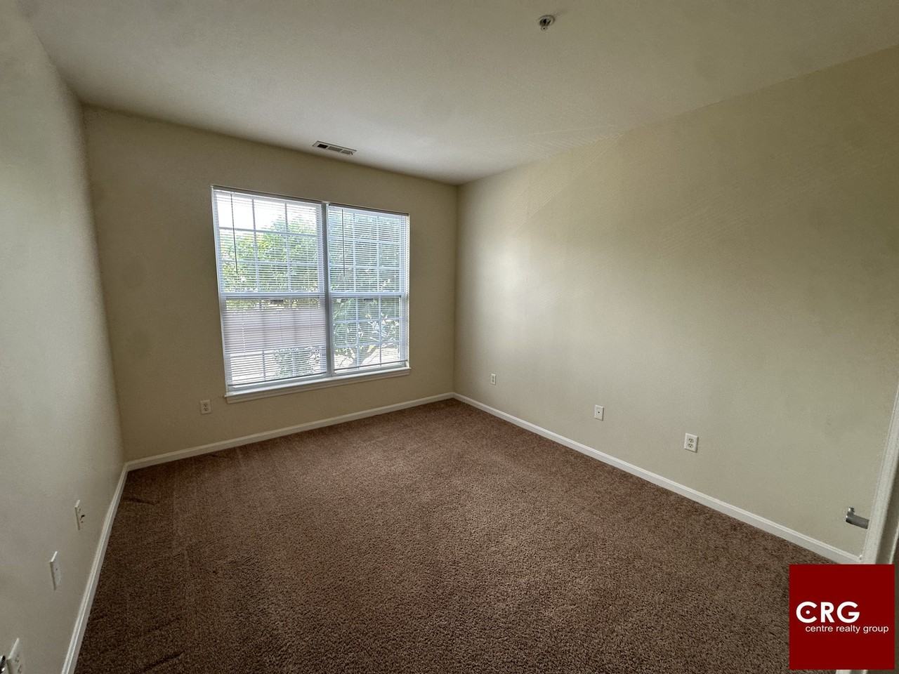 311 Lowell St - Photo 4 of 15