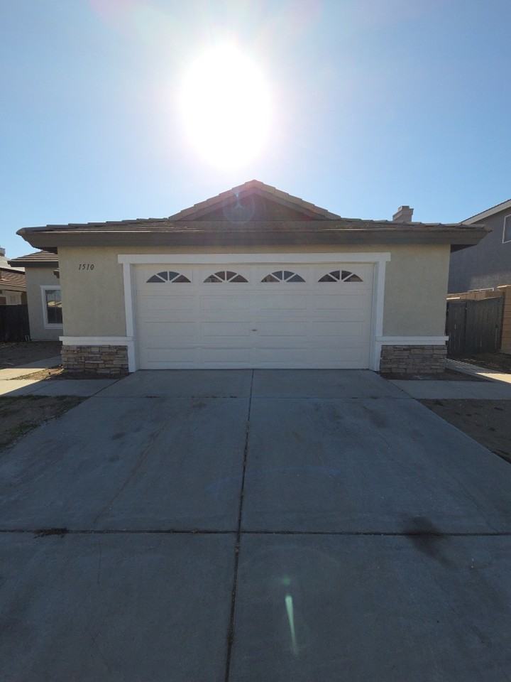 1510 Sunnybank Dr - Photo 4 of 35