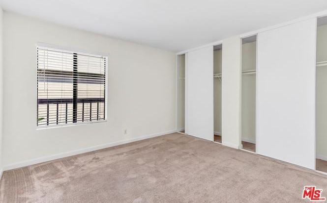 15207 Magnolia Blvd #209