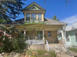 featured image of 123 Van Buren St