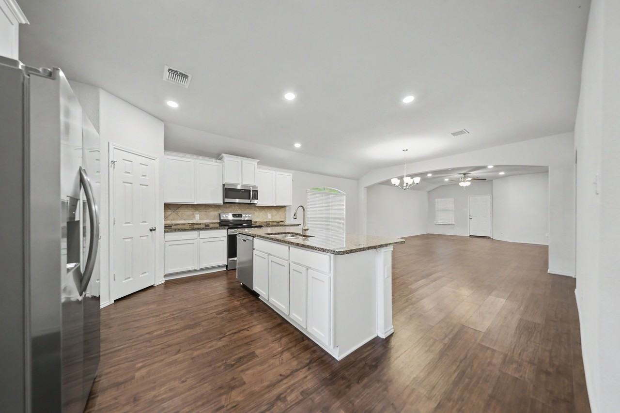 6305 Tess Rd - Photo 6 of 31