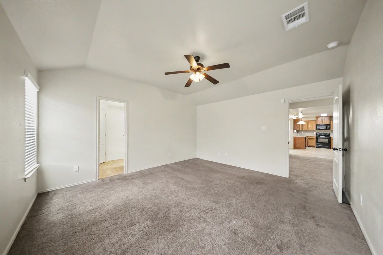 3802 Doffy Dr - Photo 7 of 25