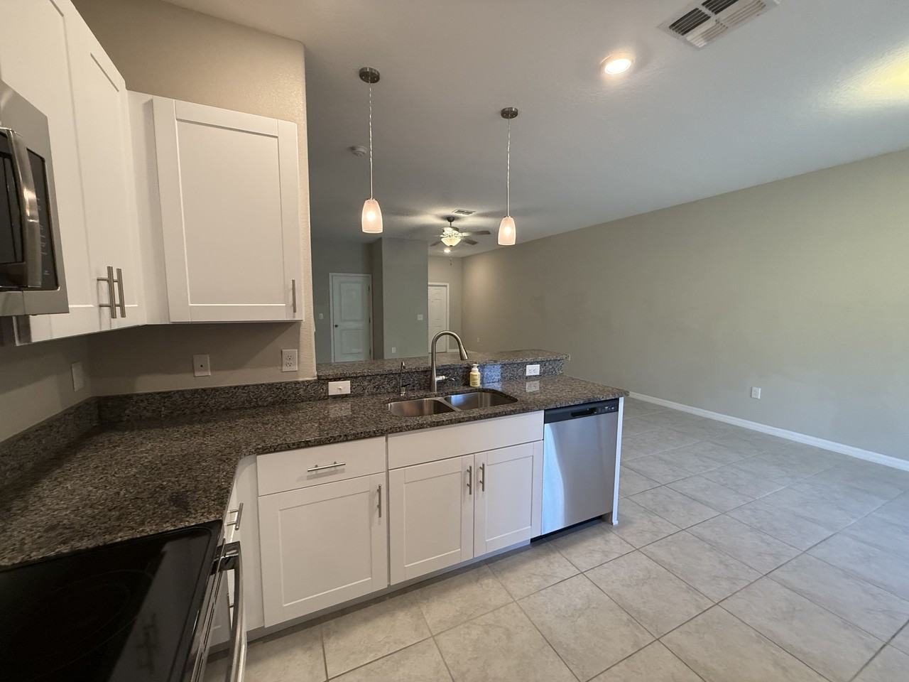 8519 Reedville St - Photo 5 of 24