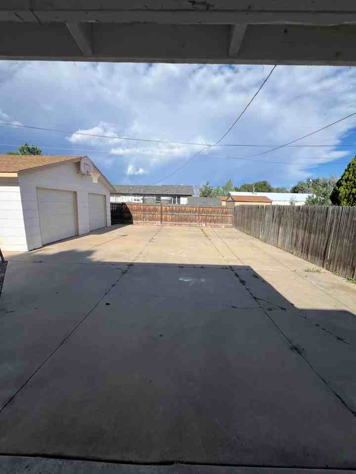 852 N Orchard Ave - Photo 2 of 12