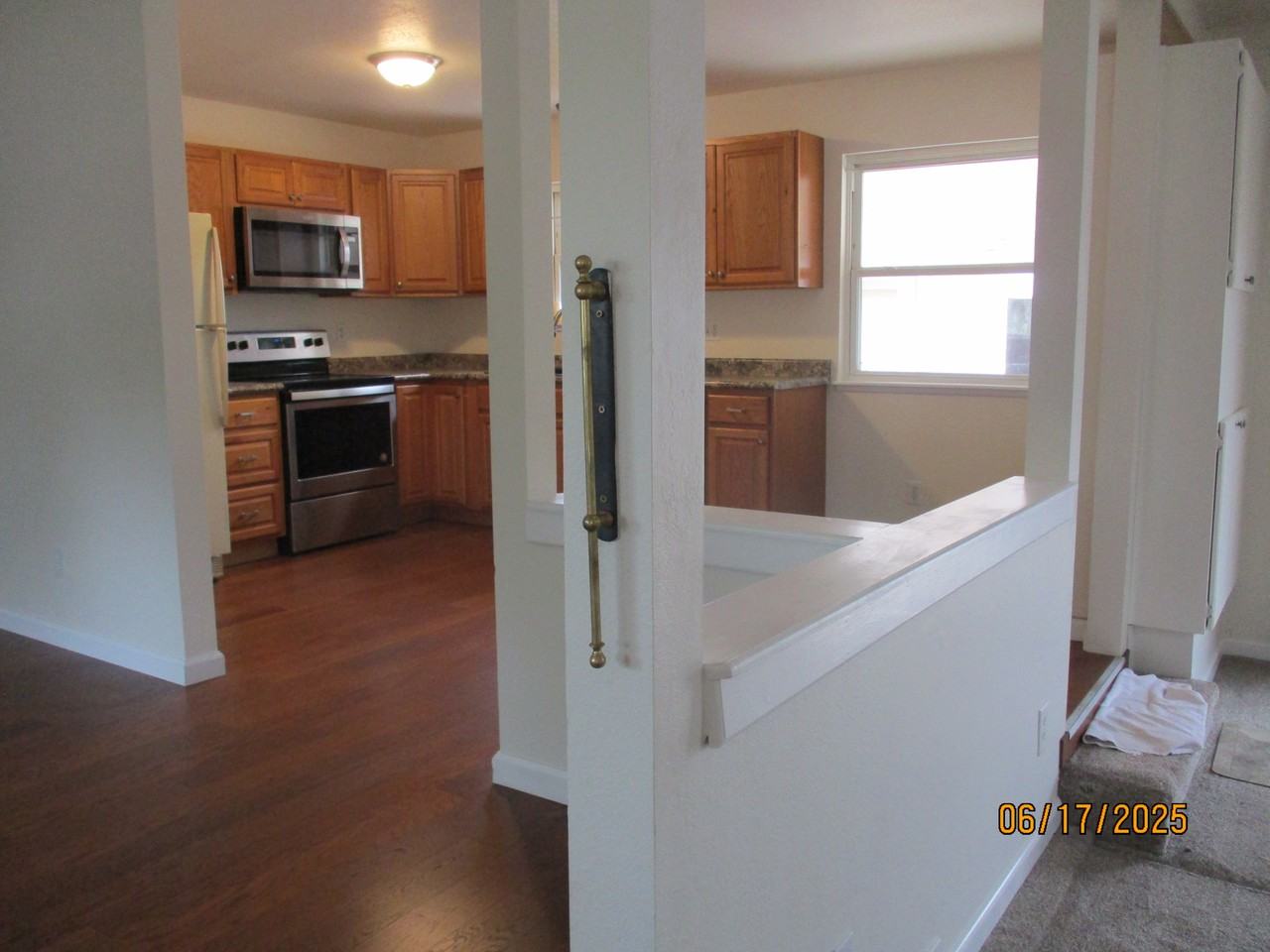 852 N Orchard Ave - Photo 5 of 12