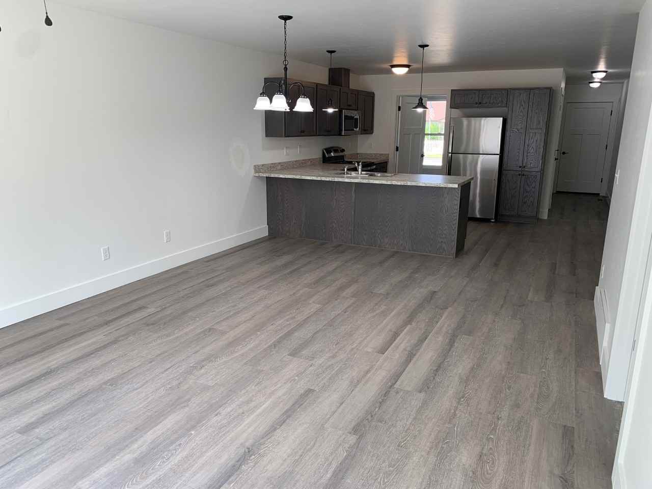 1704 S Woodland Dr - Photo 5 of 21